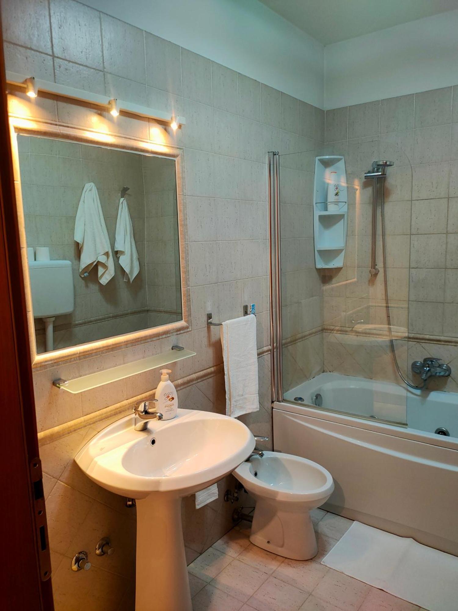 Lele House Fiumicino - Intero Appartamento Aeroporto Di Fiumicino - Nuova Fiera Di Roma Exteriör bild